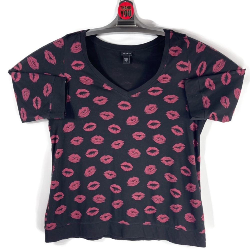 Torrid Lips Print 3/4 Tee‎